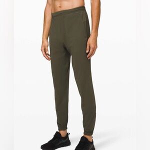 LULULEMON MENS MEDIUM TALL SURGE JOGGER 31” FATIGUE GREEN